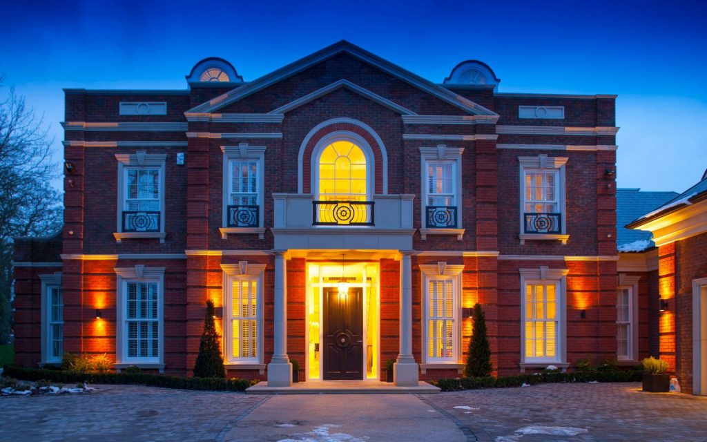 The exterior of a Neo-Georgian property, Kings Oak, built by Aspire Luxury Properties.
